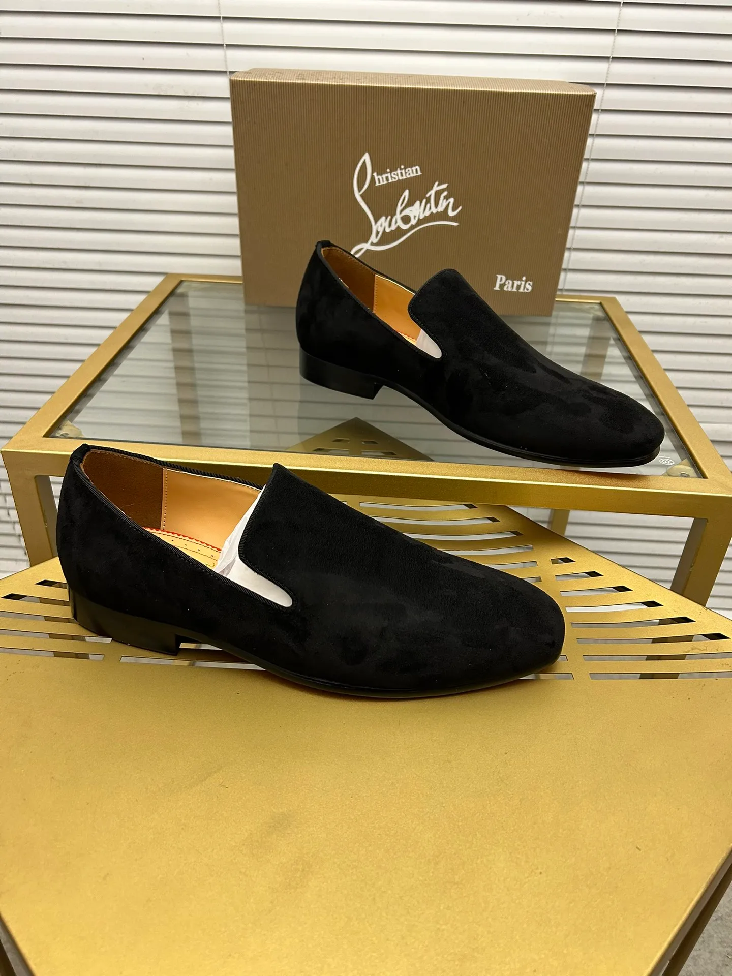 (Customized model) Ex-factory price is 480. christian louboutin (CL red sole shoes) counter series, casual sneakers for couples 📢 📢 📢 Exclusive hot style release 🎈🎈💪 Movable latex feet 👻 Finished outsole line [Proud] 😝Female 35-40# Male 38#-46, global supply😝 [Top version]: Original imported genuine leather upper, top original leather lining, original molded TPU outsole, original 1:1 detail processing, original shoe last,